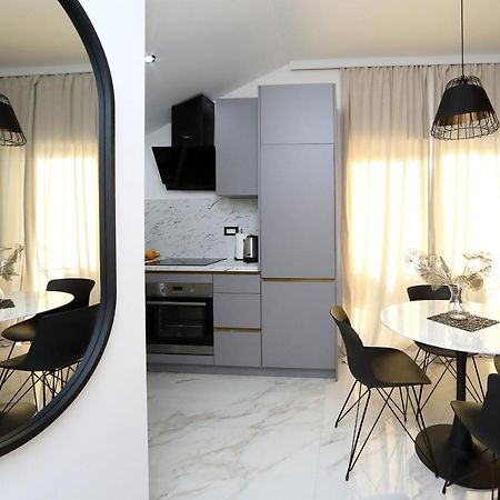 Luxury Apartments Monika Near The Sea With Private Parking 比比涅 外观 照片