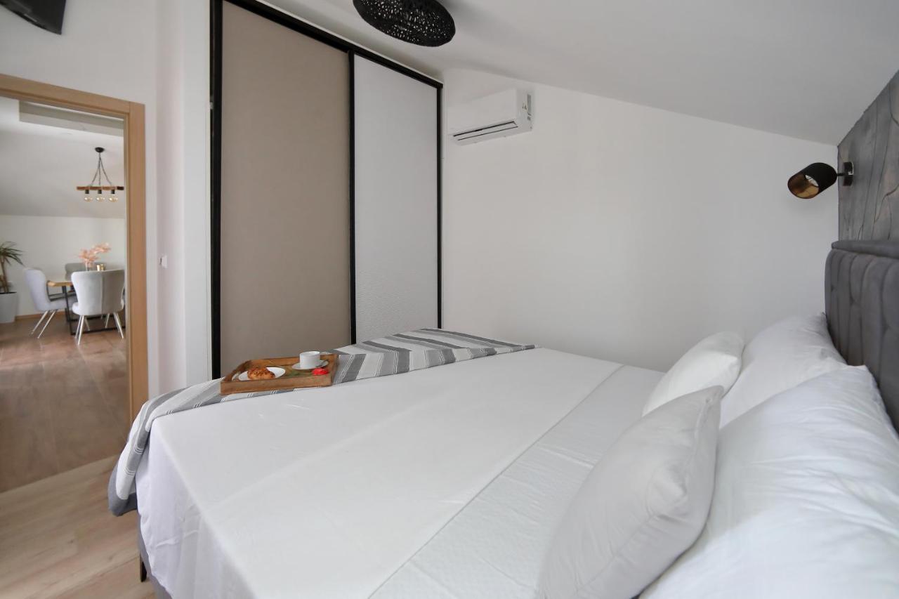Luxury Apartments Monika Near The Sea With Private Parking 比比涅 外观 照片