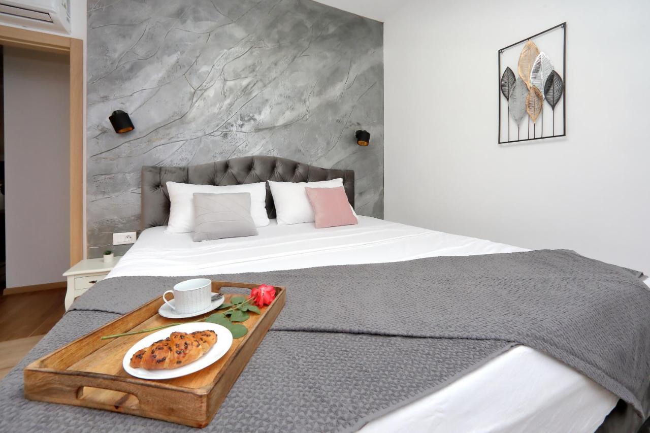 Luxury Apartments Monika Near The Sea With Private Parking 比比涅 外观 照片