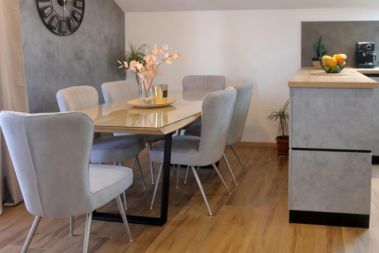 Luxury Apartments Monika Near The Sea With Private Parking 比比涅 外观 照片
