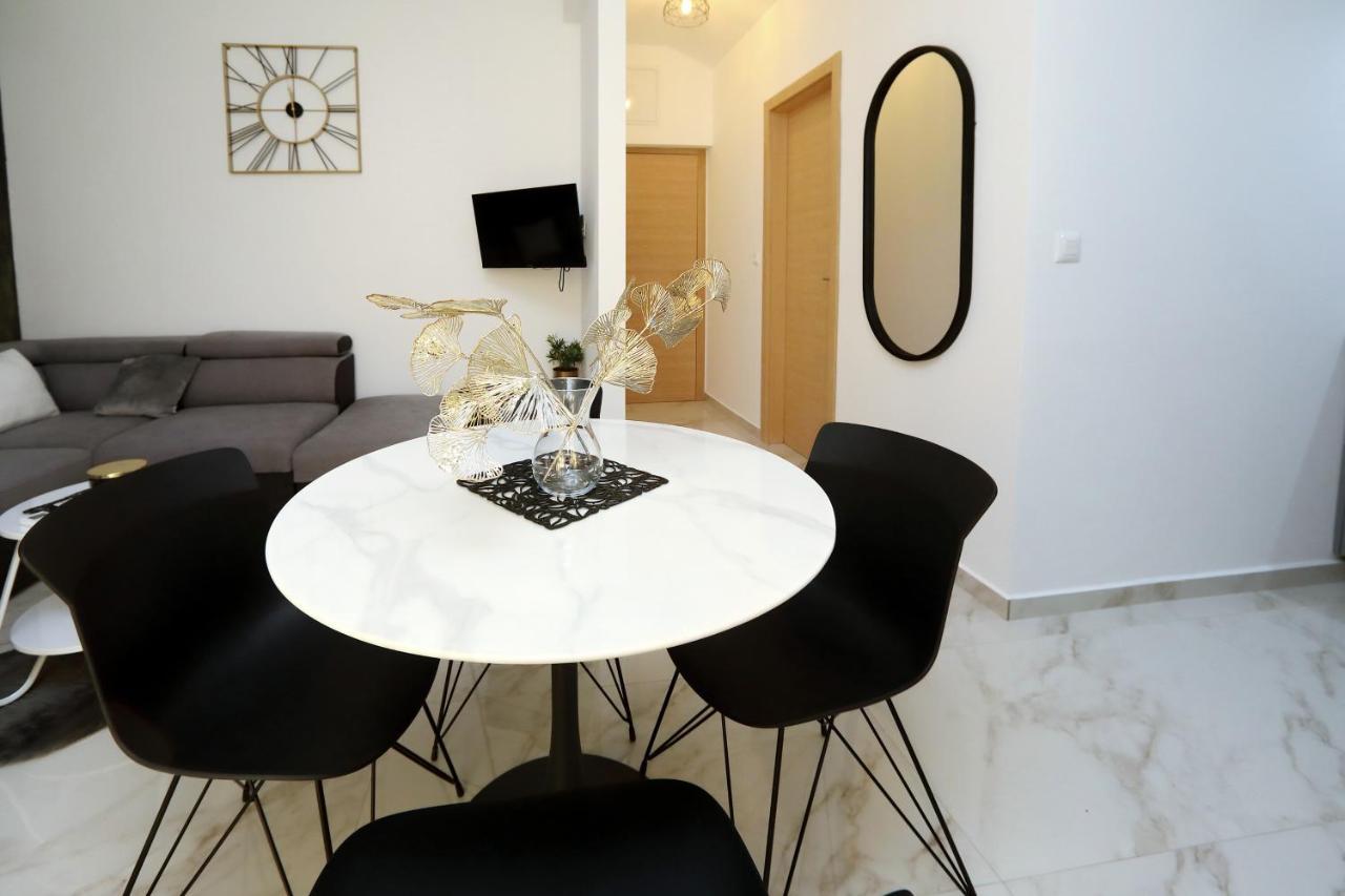 Luxury Apartments Monika Near The Sea With Private Parking 比比涅 外观 照片